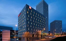 Ibis Barcelona Santa Coloma